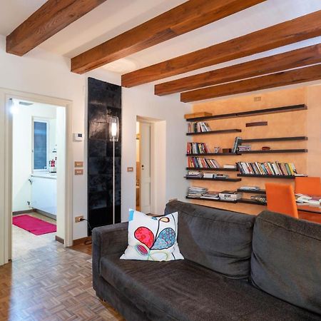 Piazza Napoleone Lovely Central Apartment 루카 외부 사진