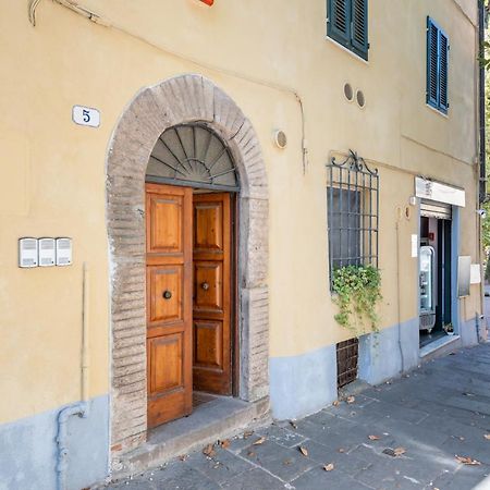 Piazza Napoleone Lovely Central Apartment 루카 외부 사진
